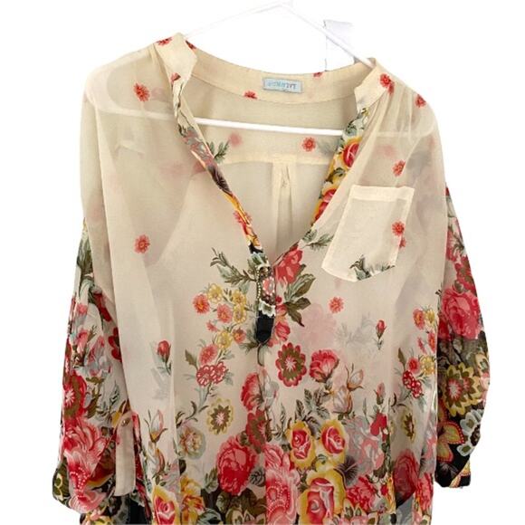 Jun & Ivy Spring Floral Blouse - Picture 2 of 9